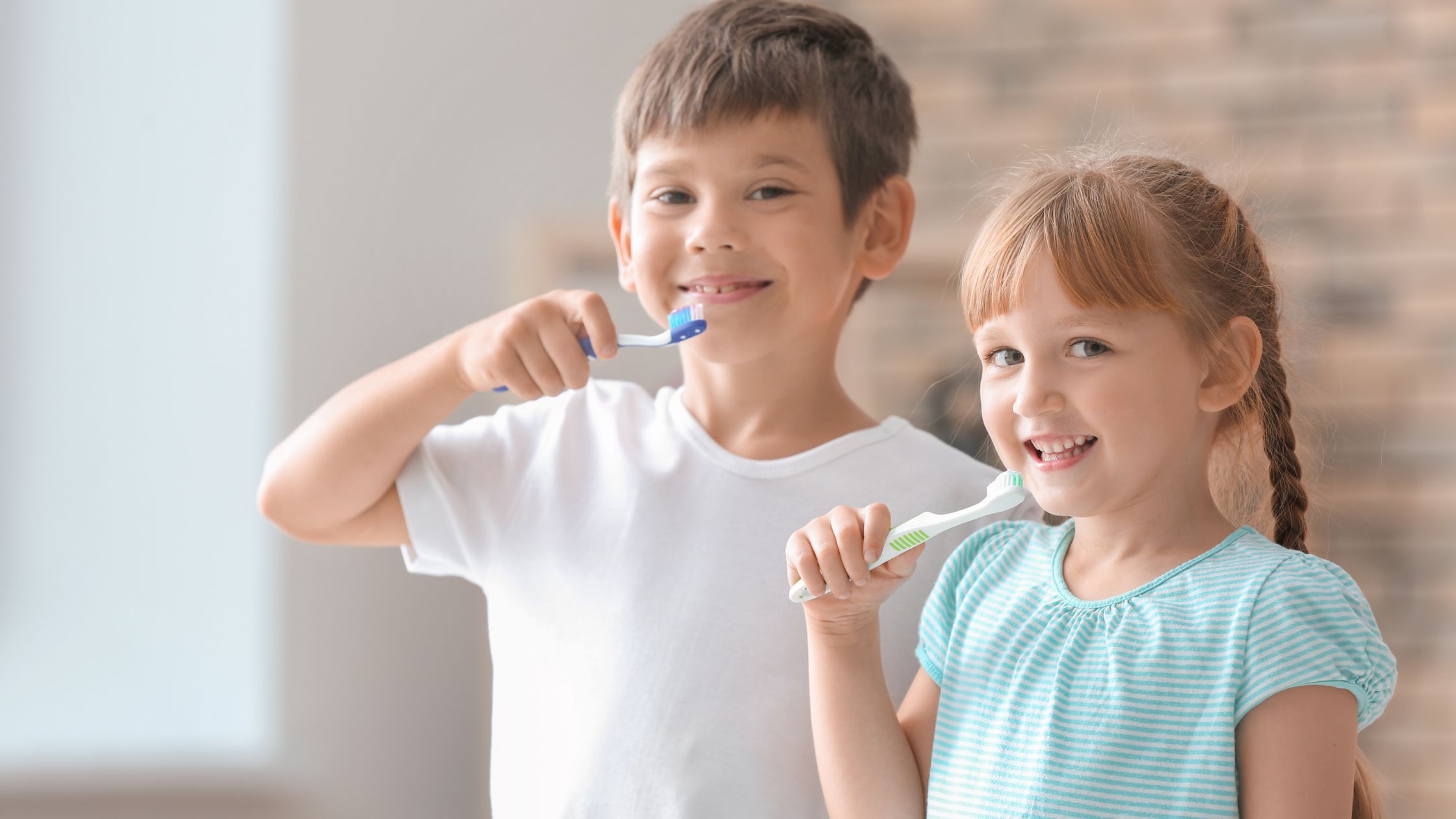 children brushing teeth